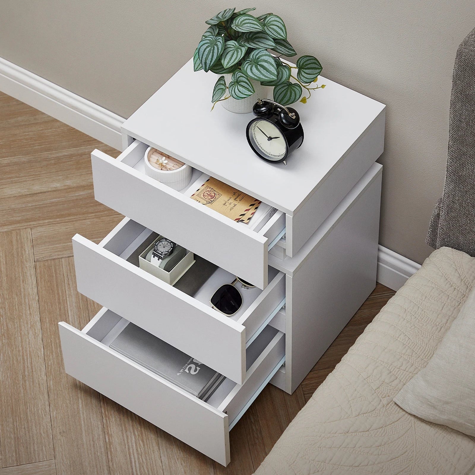 Table de chevet LED trois tiroirs